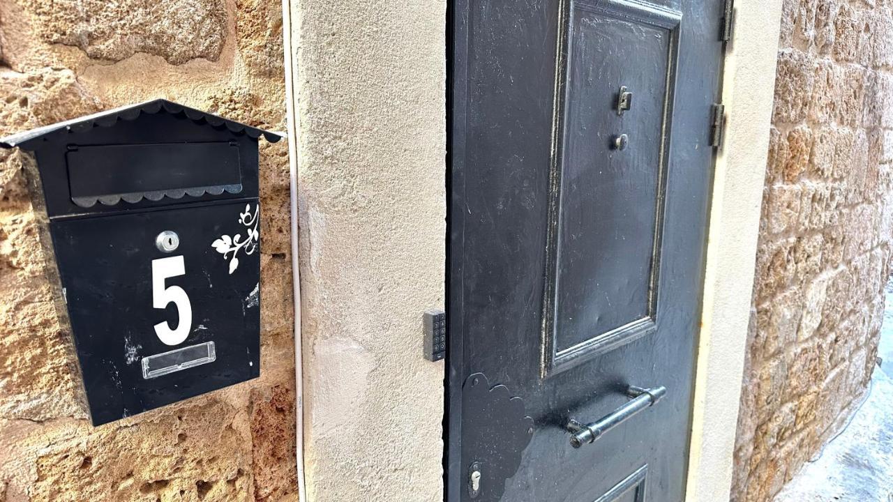 شقة Knight House Akko المظهر الخارجي الصورة